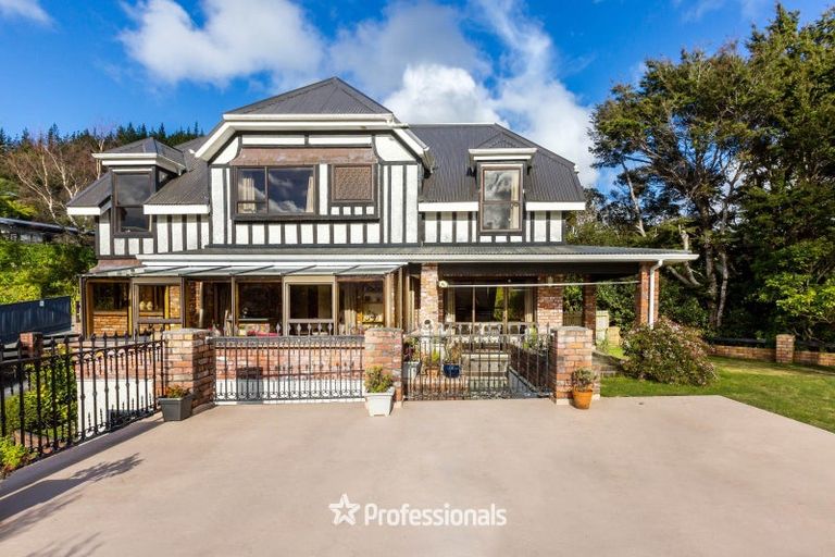 Photo of property in 1 Hobbit Lane, Pinehaven, Upper Hutt, 5371