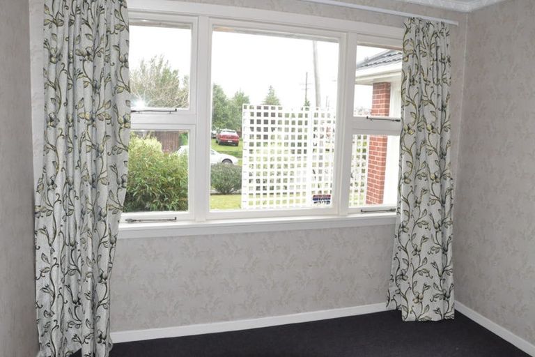 Photo of property in 1 Oakhurst Place, Russley, Christchurch, 8042