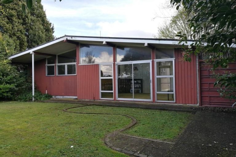 Photo of property in 3 Mckenzie Road, Mangere Bridge, Auckland, 2022