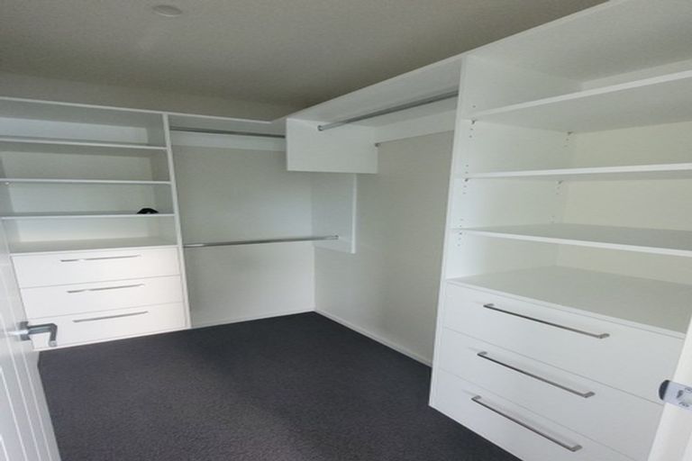 Photo of property in 1 Mccahon Drive, Rangiora, 7400