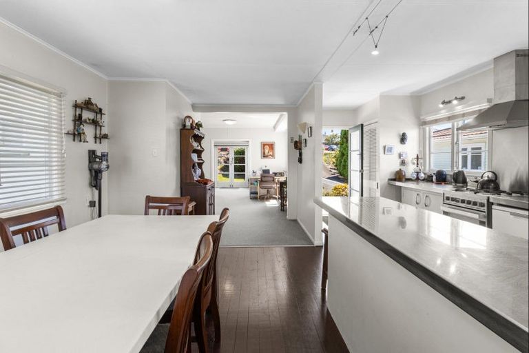 Photo of property in 101 Clawton Street, Westown, New Plymouth, 4310