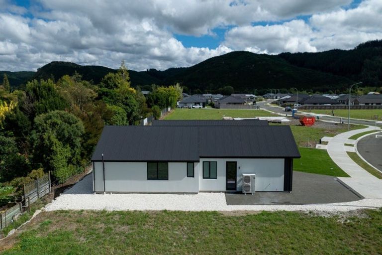 Photo of property in 6 Pyke Place, Wakefield, 7025