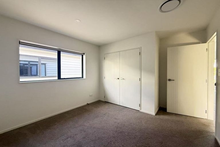 Photo of property in 30c Durham Street, Te Atatu Peninsula, Auckland, 0610