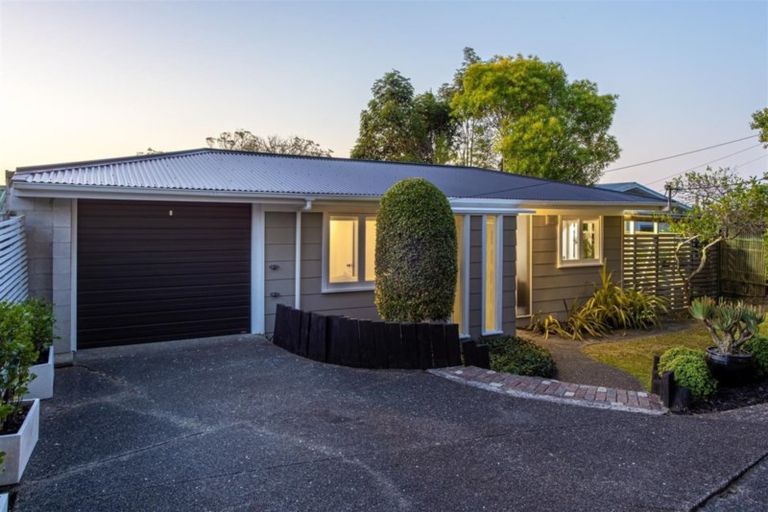 Photo of property in 206 Upper Harbour Drive, Greenhithe, Auckland, 0632