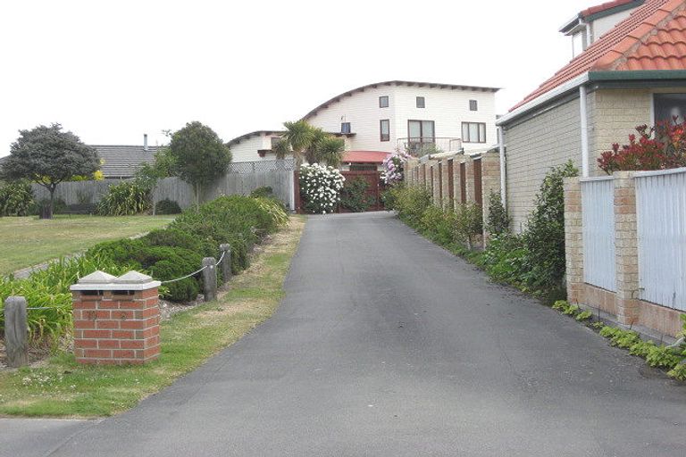 Photo of property in 8 Monterey Place, Parklands, Christchurch, 8083