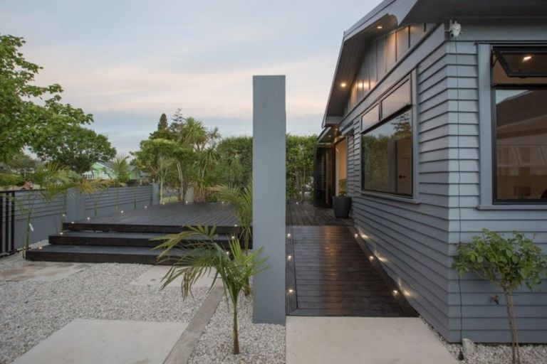 Photo of property in 16 Gillies Avenue, Claudelands, Hamilton, 3214