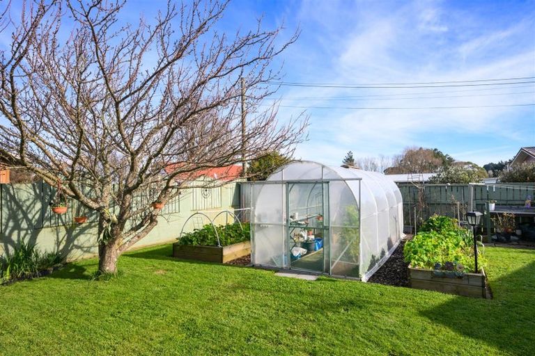 Photo of property in 21 Flower Street, Bulls, 4818