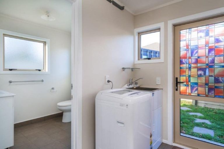 Photo of property in 28 Arrowsmith Avenue, Waipahihi, Taupo, 3330