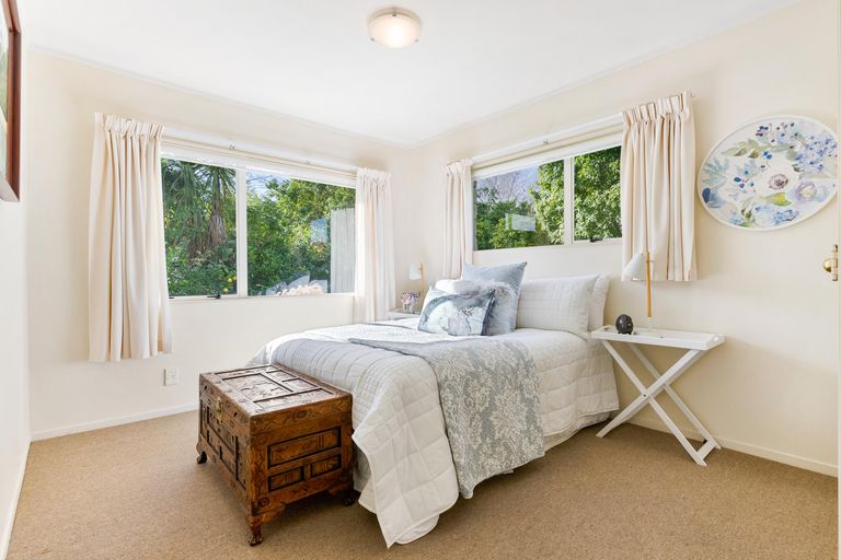 Photo of property in 41 Headcorn Place, Botany Downs, Auckland, 2010