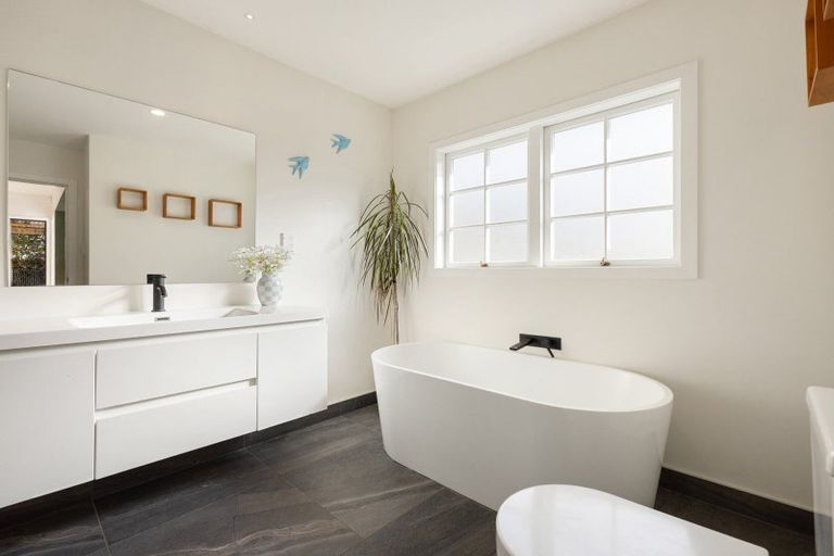 Photo of property in 893 Heaphy Terrace, Claudelands, Hamilton, 3214