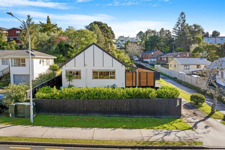 Photo of property in 82 Oaktree Avenue, Browns Bay, Auckland, 0630