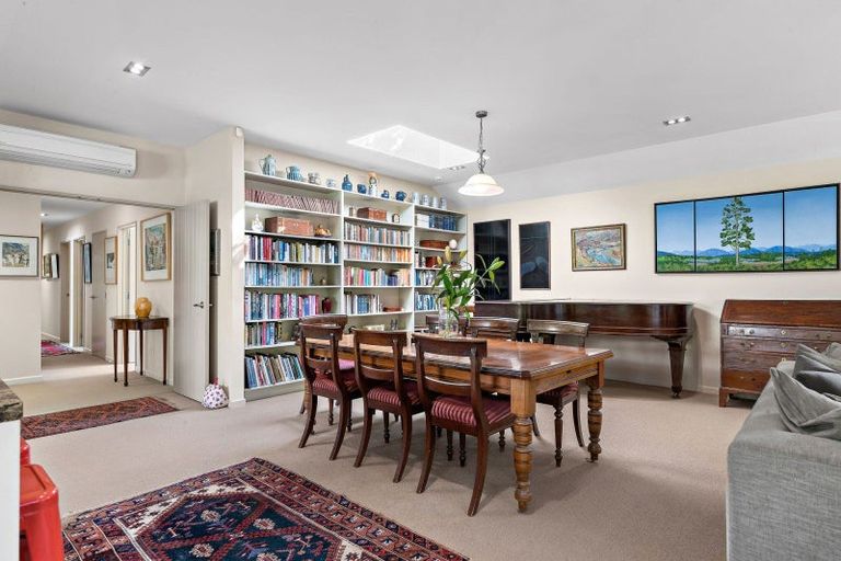 Photo of property in 62 Adamson Drive, Arrowtown, 9302