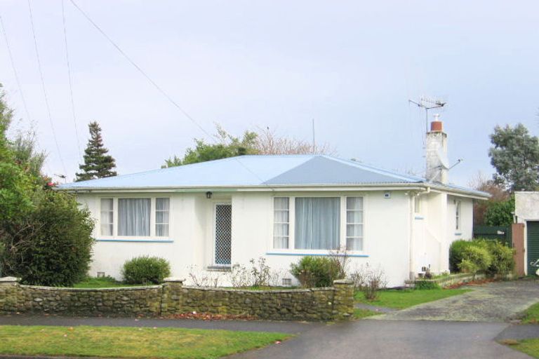 Photo of property in 16 Stirling Crescent, Hokowhitu, Palmerston North, 4410