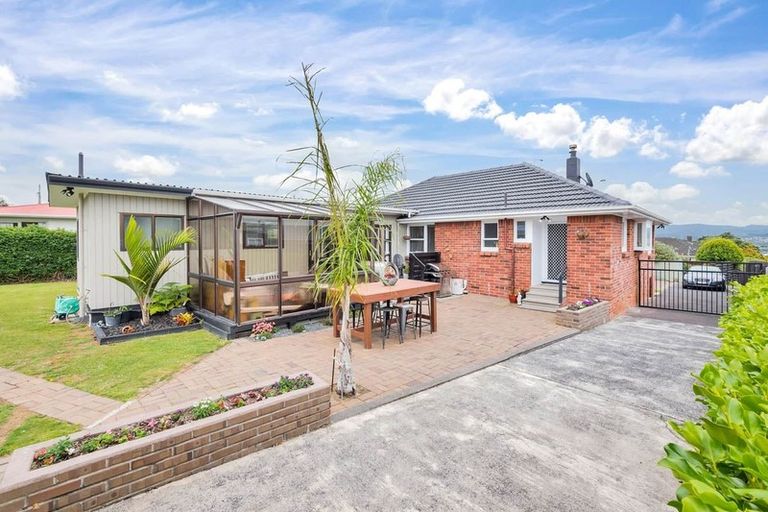 Photo of property in 7 Waitaki Street, Henderson, Auckland, 0612