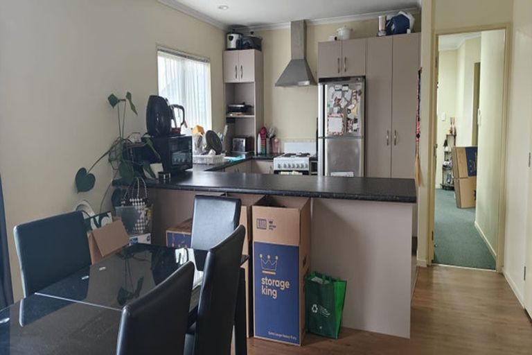 Photo of property in 19 Hercules Drive, Henderson, Auckland, 0612