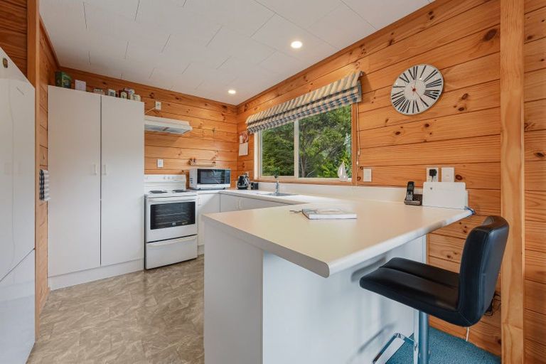 Photo of property in 22 Amelia Crescent, Waikawa, Picton, 7220