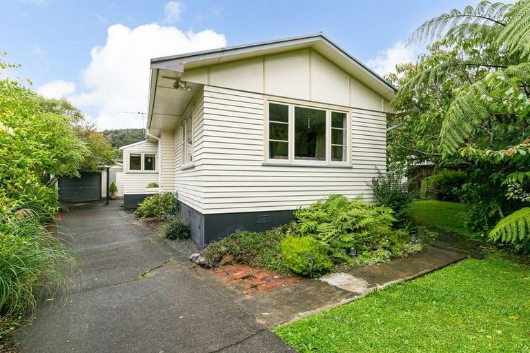 Photo of property in 13 Tawhai Street, Stokes Valley, Lower Hutt, 5019