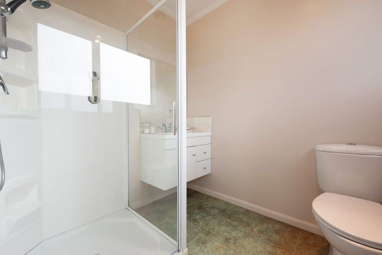 Photo of property in 26 Comber Place, Johnsonville, Wellington, 6037