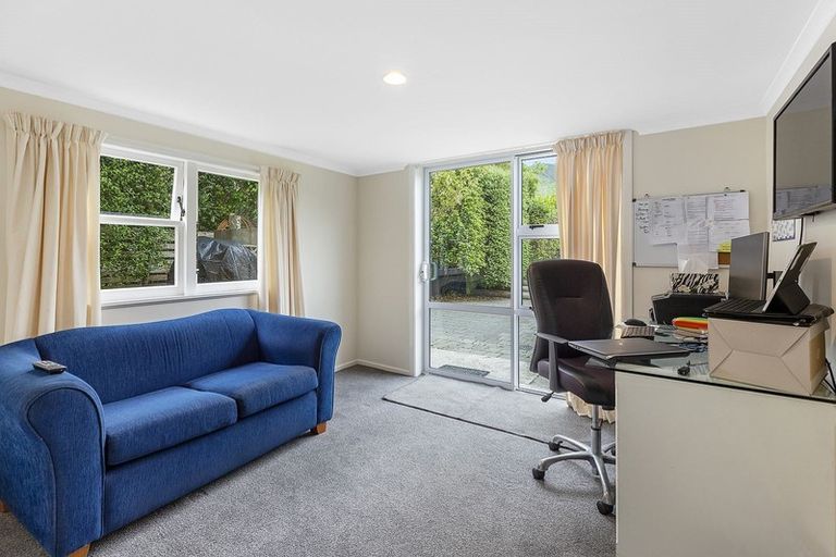 Photo of property in 21 Saint Johns Terrace, Tawa, Wellington, 5028