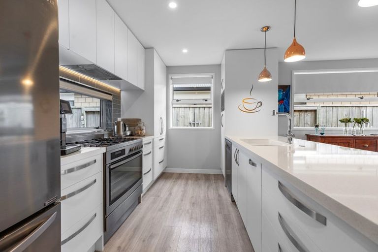 Photo of property in 20 Marion Crescent, Papamoa Beach, Papamoa, 3118