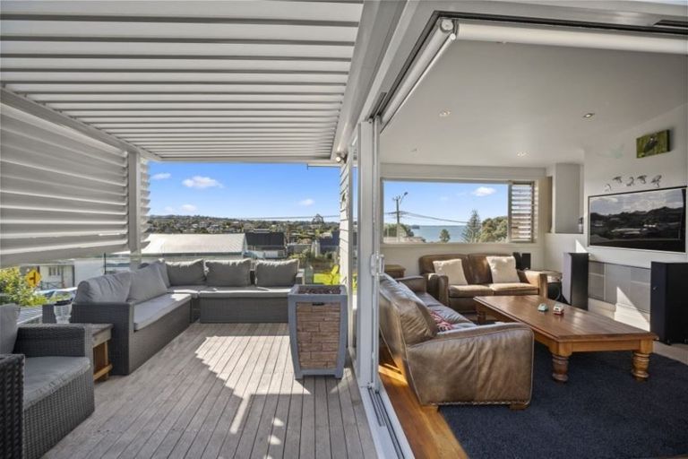 Photo of property in 28 Rothesay Bay Road, Rothesay Bay, Auckland, 0630