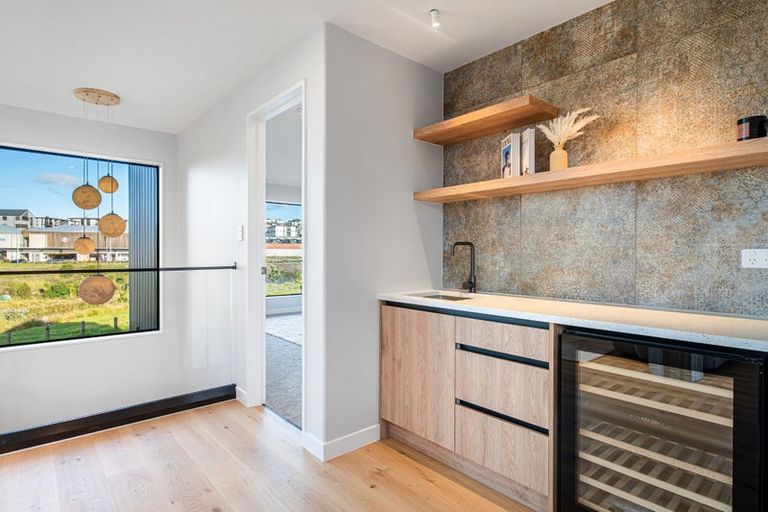 Photo of property in 14 Streamview Way, Long Bay, Auckland, 0630