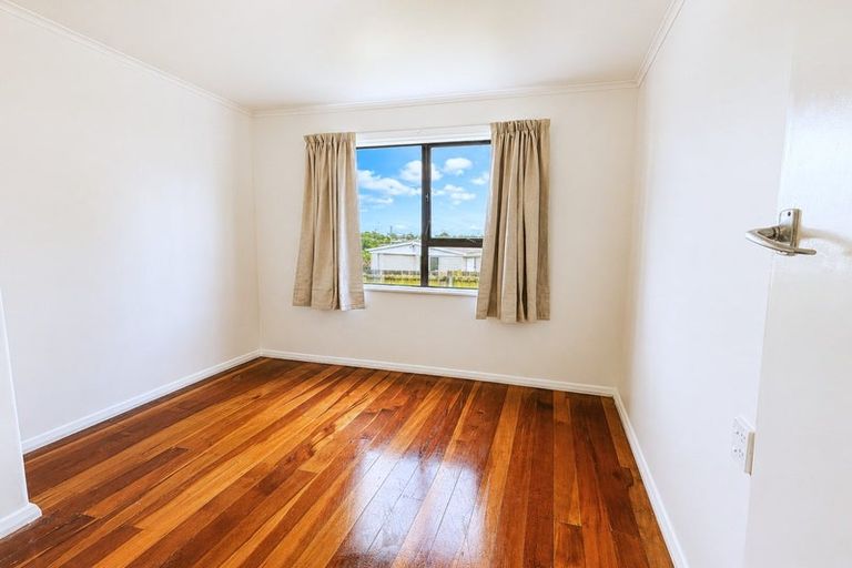 Photo of property in 1/50 Tawa Crescent, Manurewa, Auckland, 2102