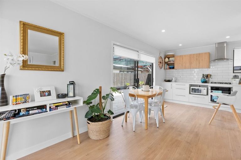 Photo of property in 2/26 Landscape Road, Papatoetoe, Auckland, 2025