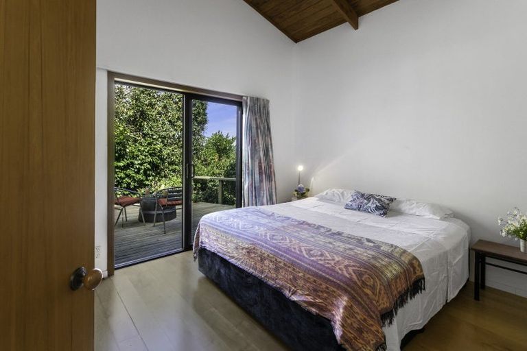 Photo of property in 200 Te Wahapu Road, Russell, 0272