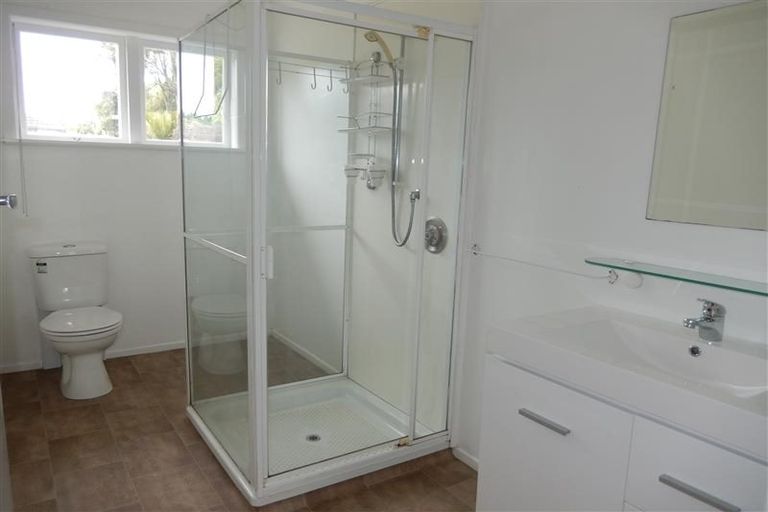 Photo of property in 278 Boord Crescent, Kumeu, 0891