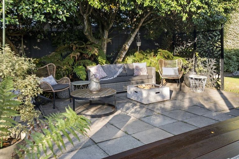 Photo of property in 15 Woodcote Avenue, Hornby, Christchurch, 8042