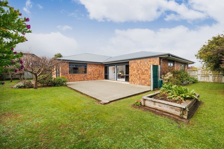 Photo of property in 22 Oak Crescent, Ashhurst, 4810