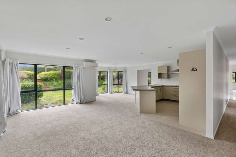 Photo of property in 10 Gleaming Place, Waiuku, 2123