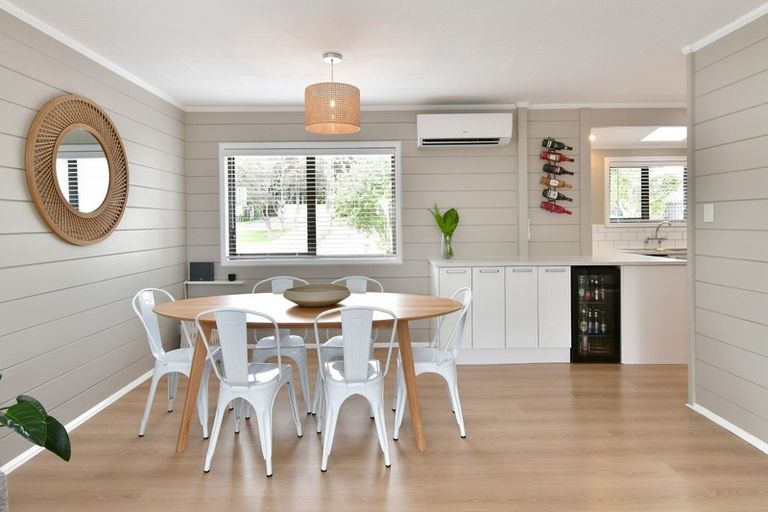 Photo of property in 73b Vipond Road, Stanmore Bay, Whangaparaoa, 0932