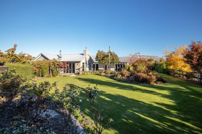 Photo of property in 8 Grierson Lane, Albert Town, Wanaka, 9305