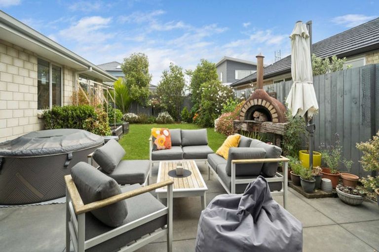 Photo of property in 42 Hiria Crescent, Papamoa Beach, Papamoa, 3118