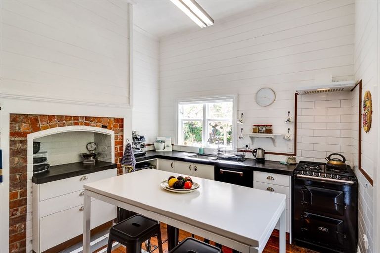 Photo of property in 3 Hooker Avenue, Hospital Hill, Napier, 4110