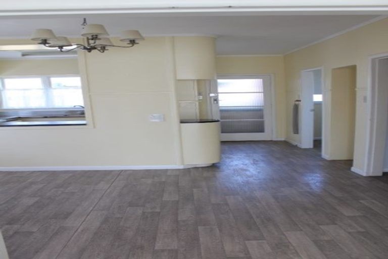 Photo of property in 18 Oxford Street, Fairfield, Hamilton, 3214