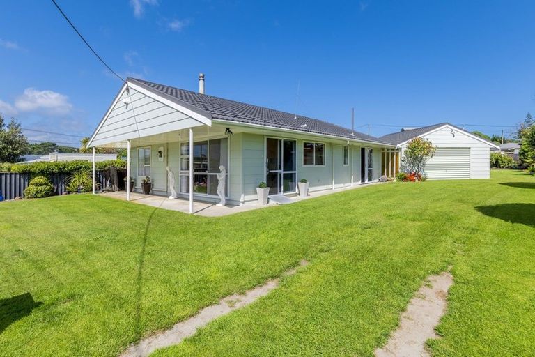 Photo of property in 36 Signal Street, Foxton Beach, Foxton, 4815