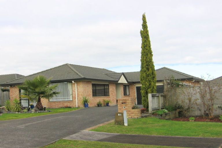 Photo of property in 1/17 Limerick Place, Dannemora, Auckland, 2016