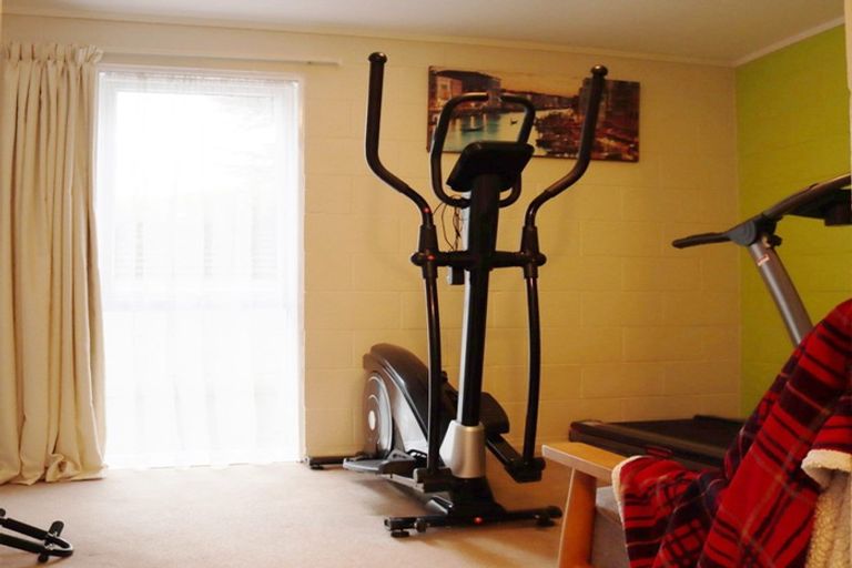 Photo of property in 18 Kauri Road, Waikanae, 5036