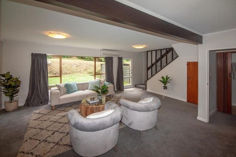 Photo of property in 95 Churton Drive, Churton Park, Wellington, 6037