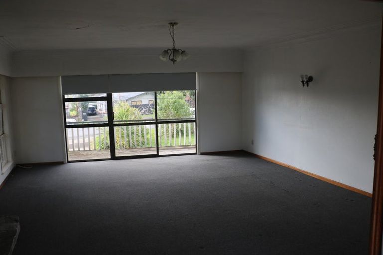 Photo of property in 24 Hepburn Road, Glendene, Auckland, 0602