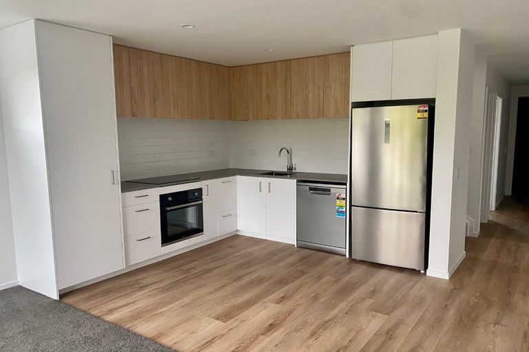 Photo of property in 16 Tuputupu Drive, Kumeu, 0810