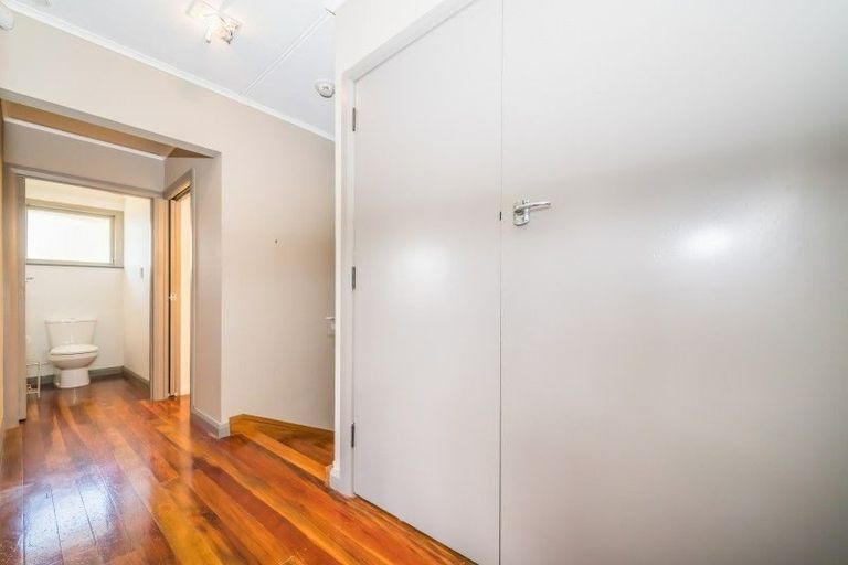 Photo of property in 17 Swansea Street, Hokowhitu, Palmerston North, 4410