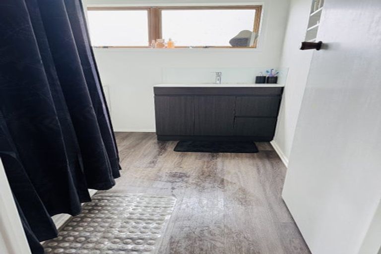 Photo of property in 671 East Coast Road, Browns Bay, Auckland, 0630