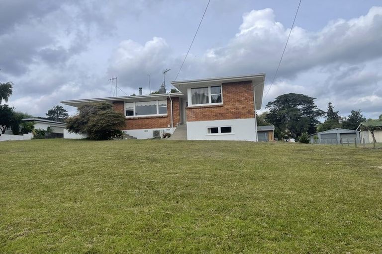 Photo of property in 384 Welcome Bay Road, Welcome Bay, Tauranga, 3175
