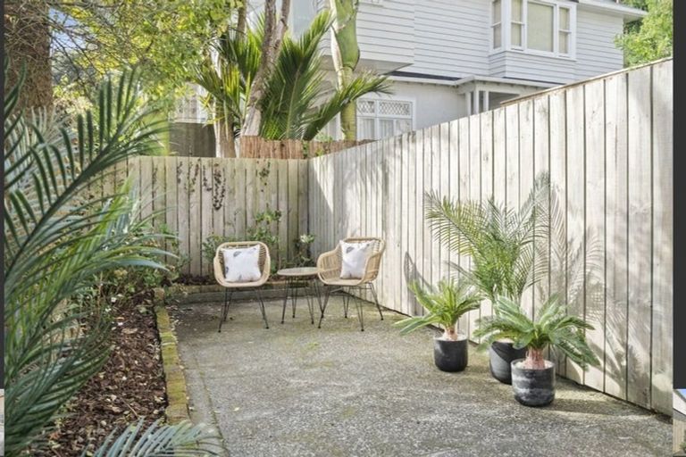 Photo of property in 5 Grass Street, Oriental Bay, Wellington, 6011