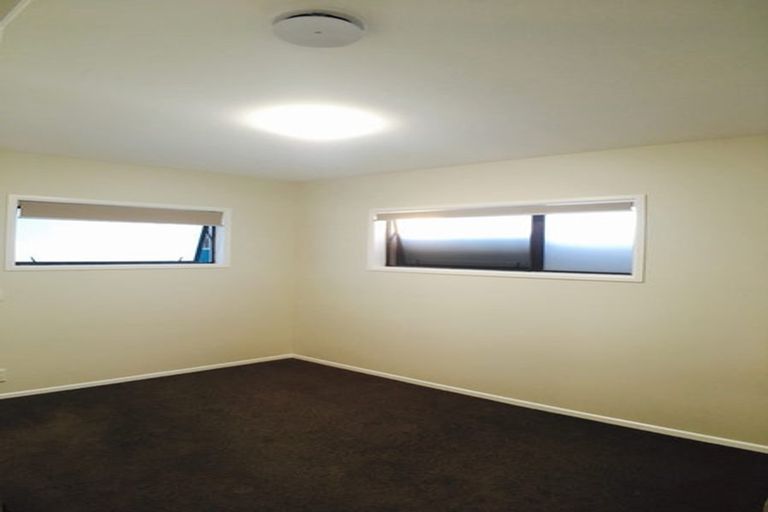 Photo of property in 24 Lexington Drive, Botany Downs, Auckland, 2010