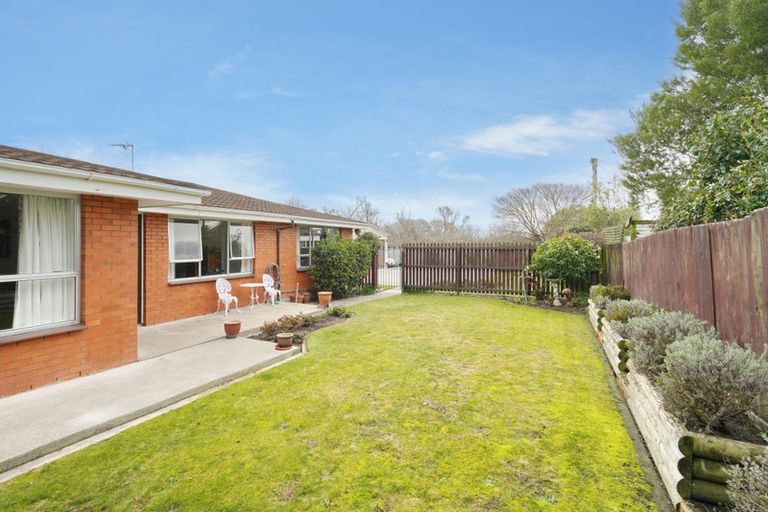 Photo of property in 41a Lake Terrace Road, Burwood, Christchurch, 8061
